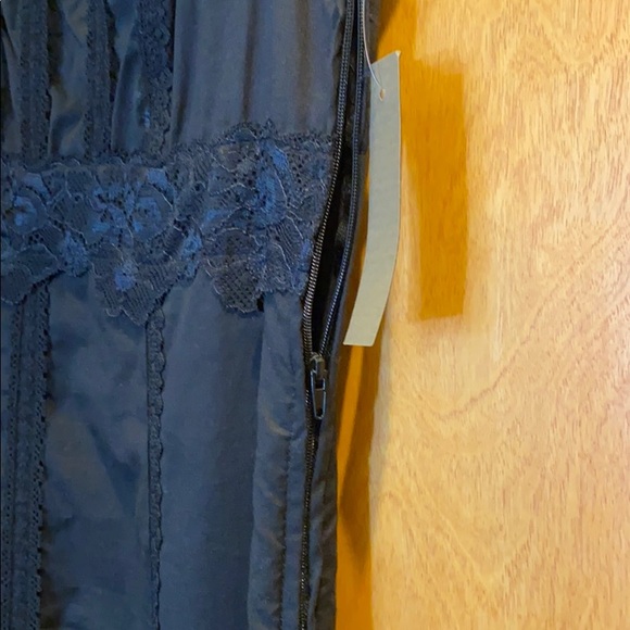 Trinity Dress - Picture 5 of 7